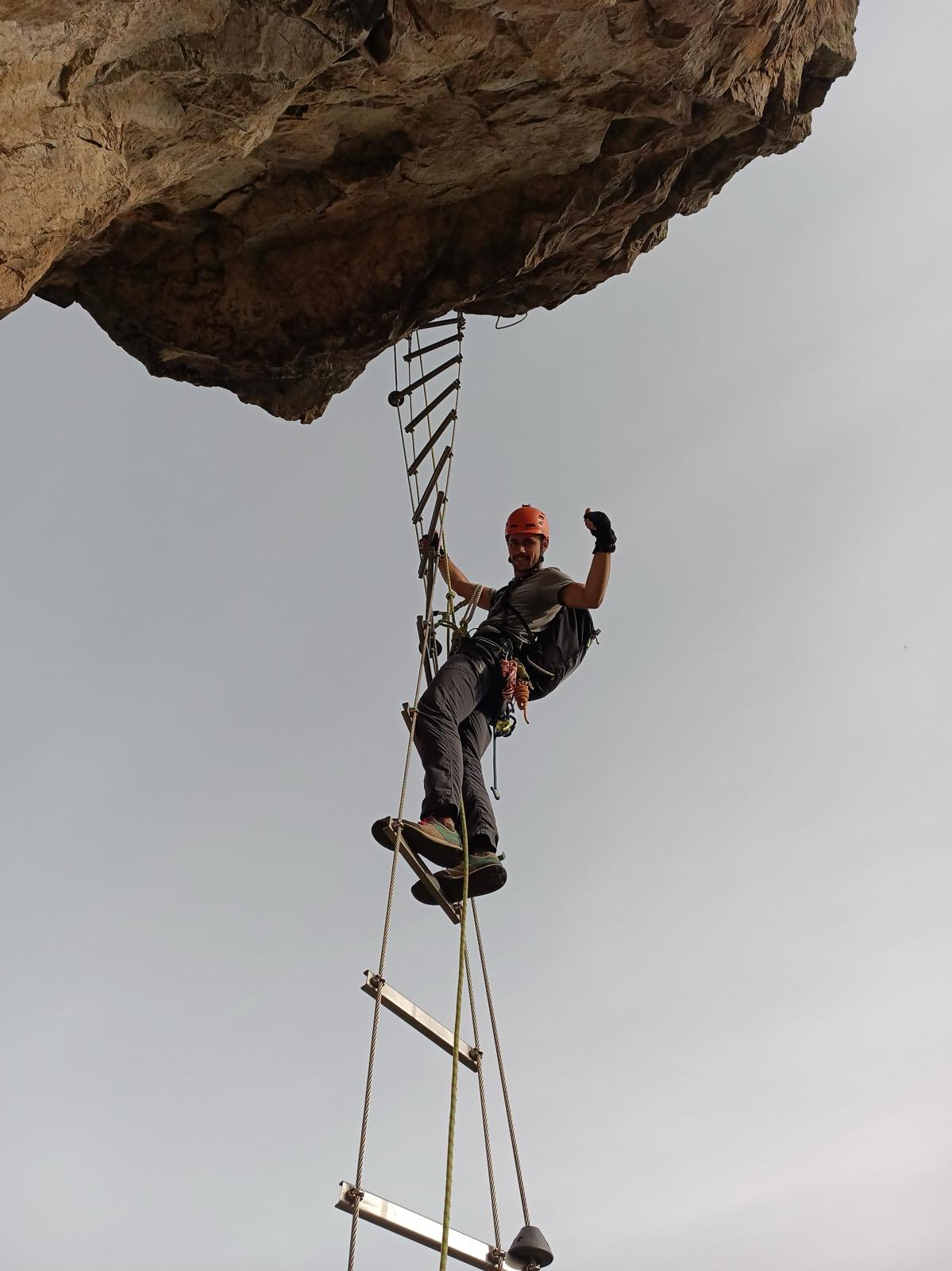 Progresión y autorescate en vías ferratas